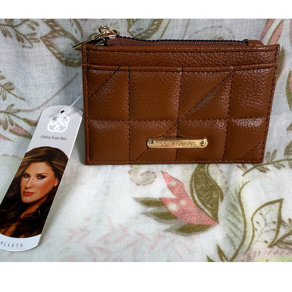 Daisy Fuentes Brown Zip Card Holder Wallet NWT Gold Tone Hardware 3x5"